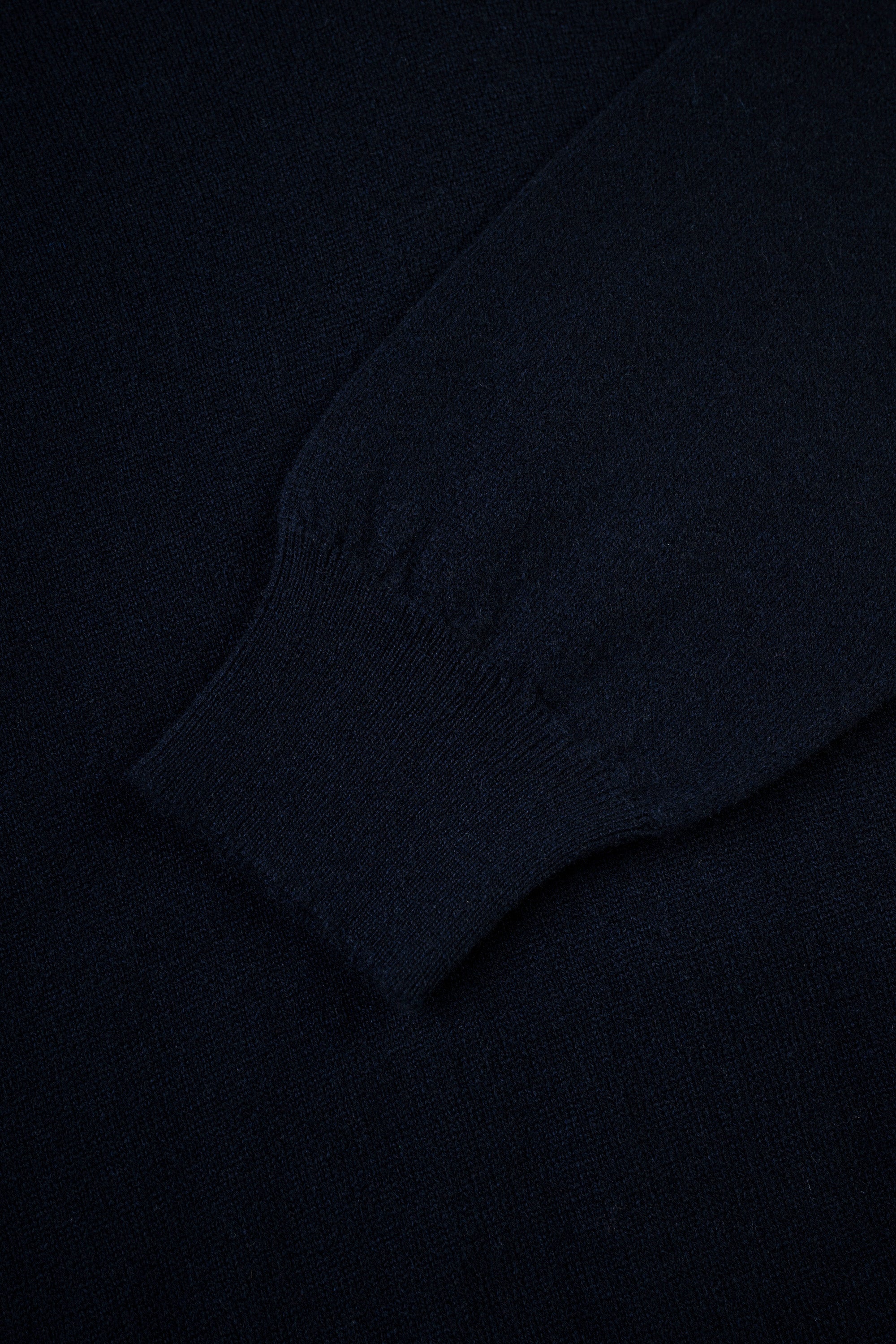 Made-in-Scotland Navy Cashmere V-neck Sweater