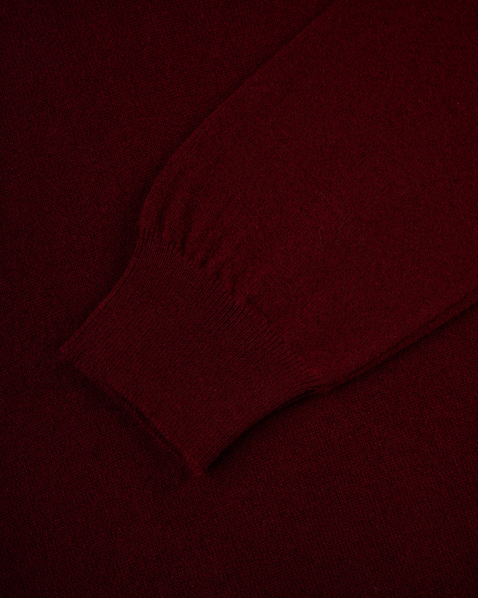 Made-in-Scotland Burgundy Cashmere V-neck Sweater
