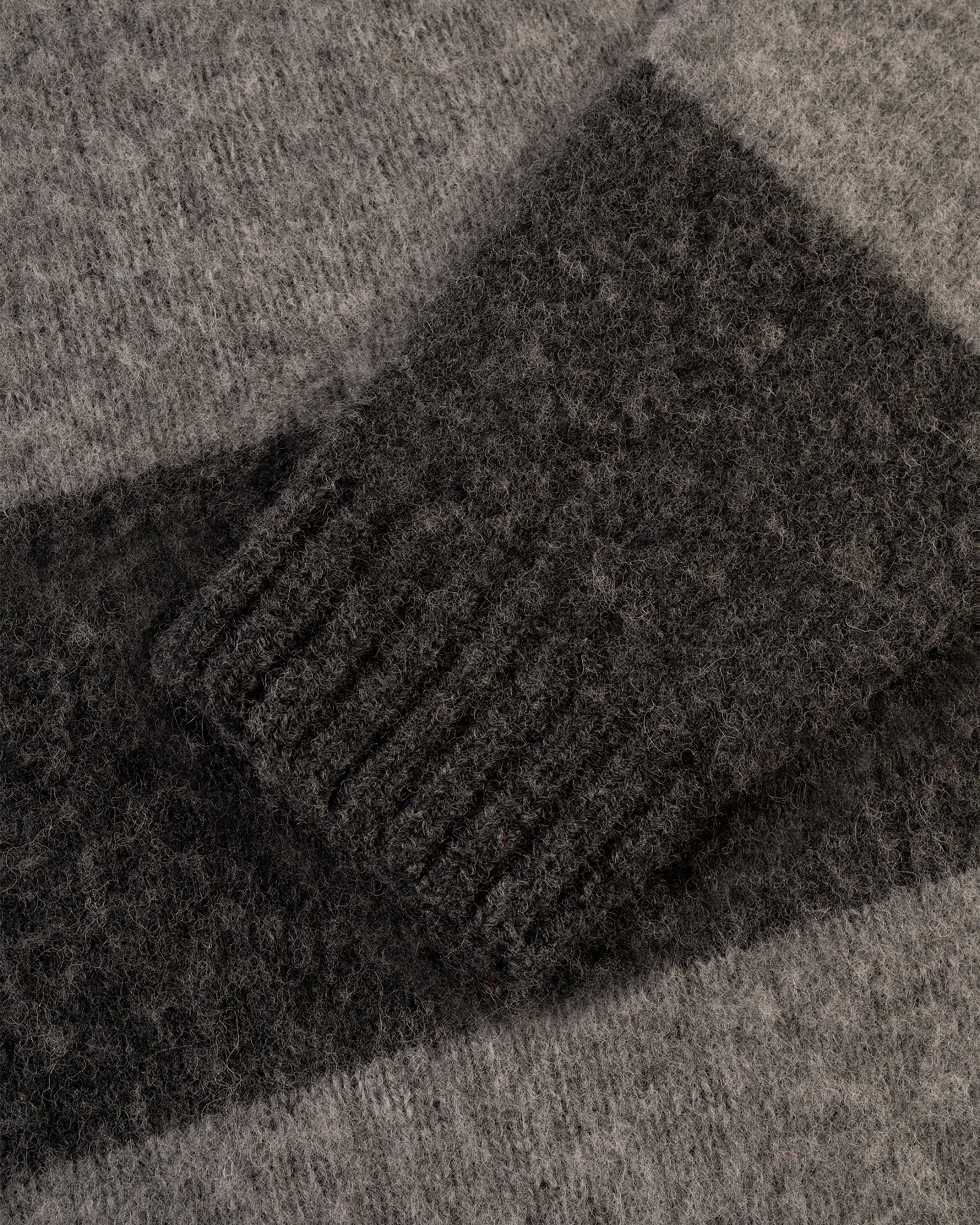 Made-in-Scotland Grey & Black Shaggy Dog Block Stripe Sweater - Trim Fit