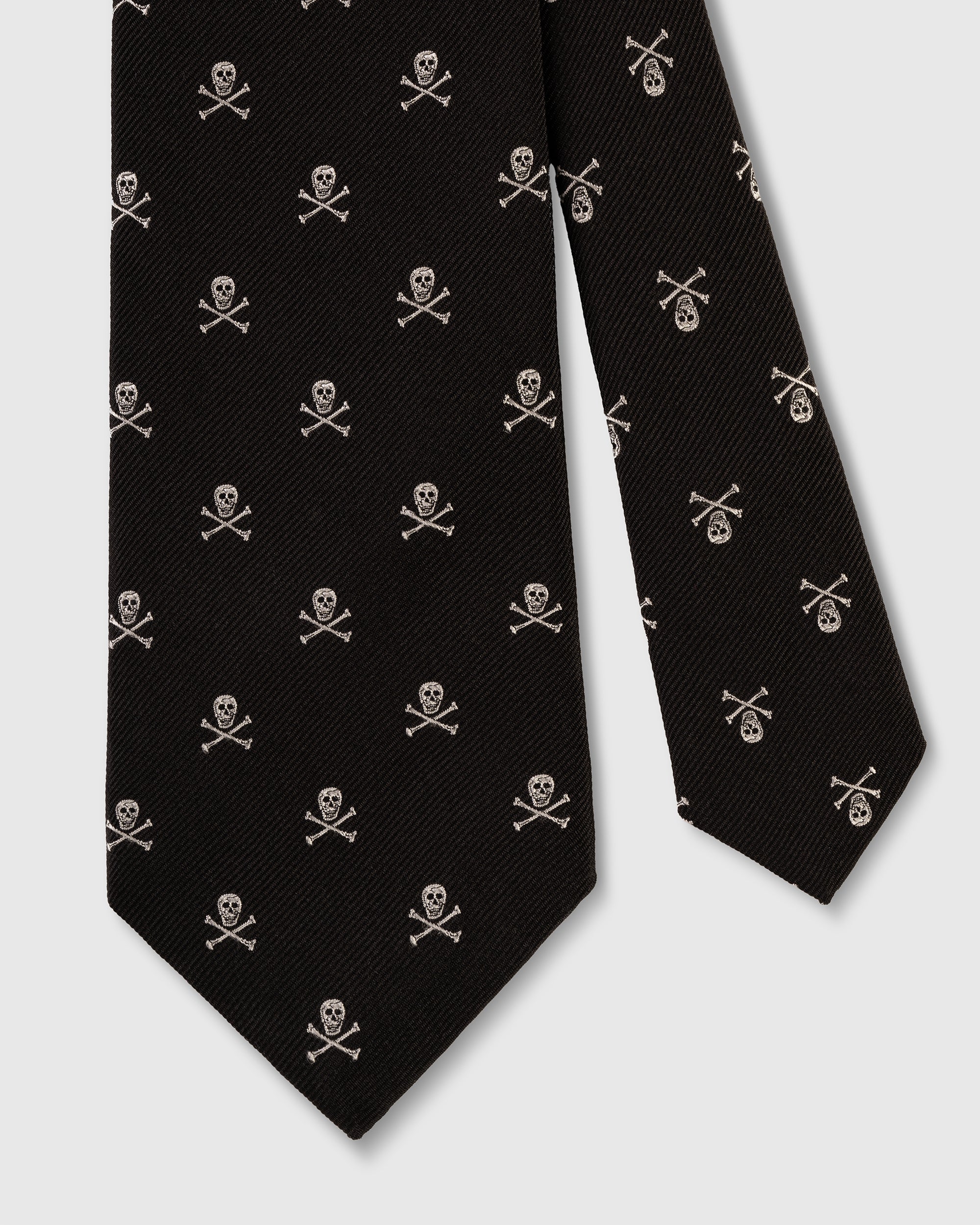 Made-in-England Black Skull and Bones Club Tie