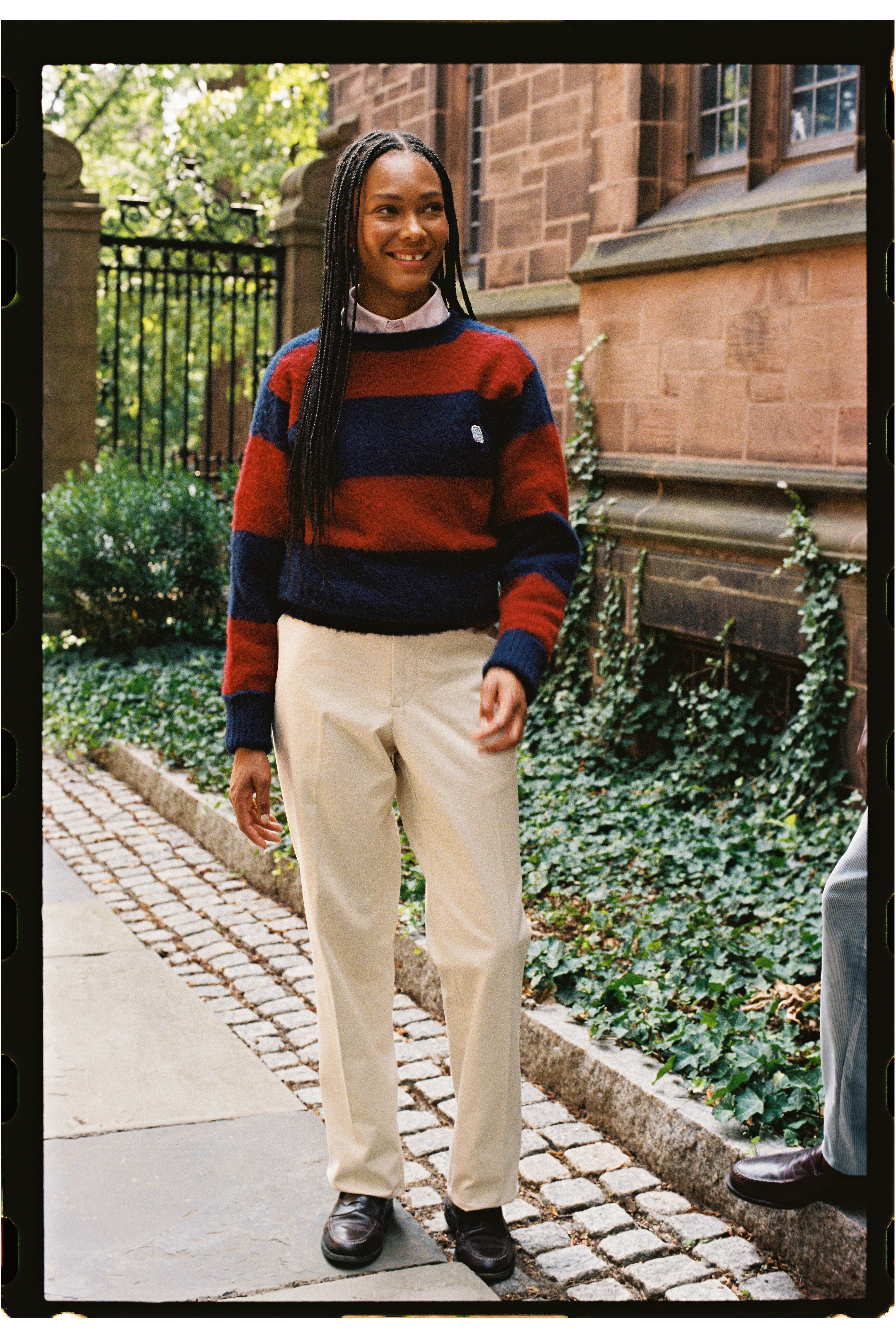 Made-in-Scotland Navy & Dark Red Stripe Shaggy Dog Icon Sweater - Classic Fit