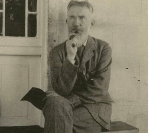“George Bernard Shaw Loves His Irish Tweed”