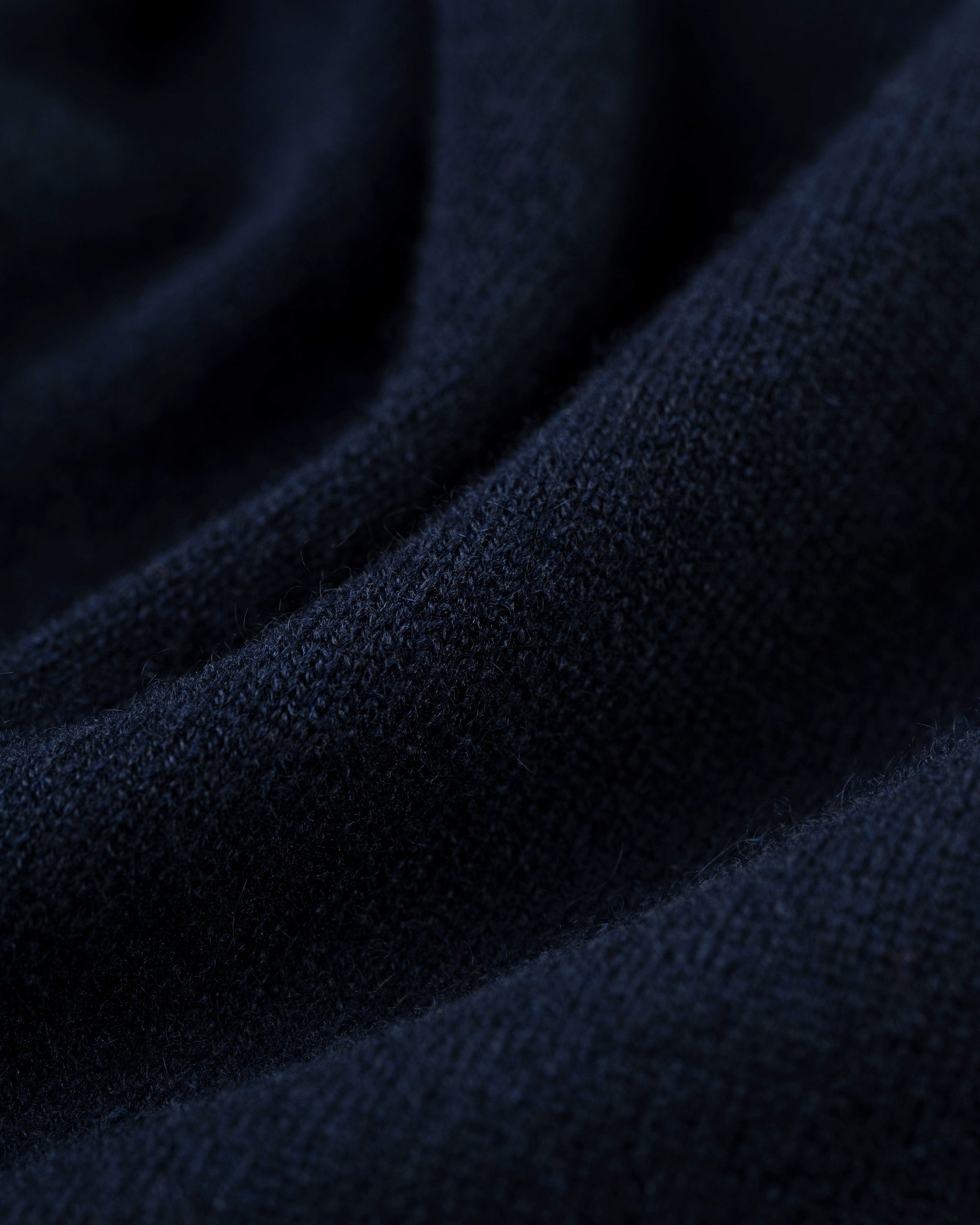Made-in-Scotland Navy Cashmere V-neck Sweater