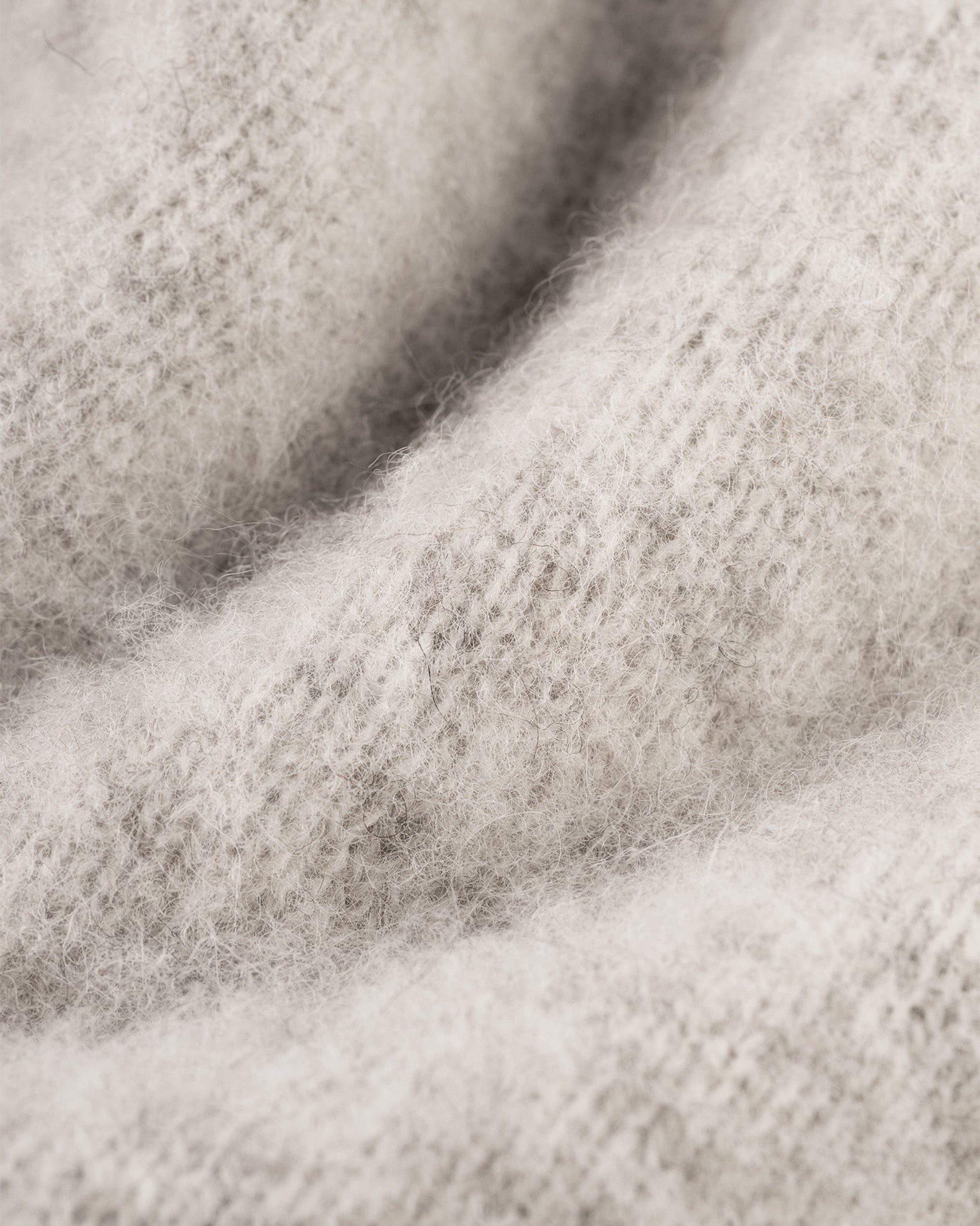 Made-in-Scotland Light Grey Shaggy Dog Sweater - Classic Fit