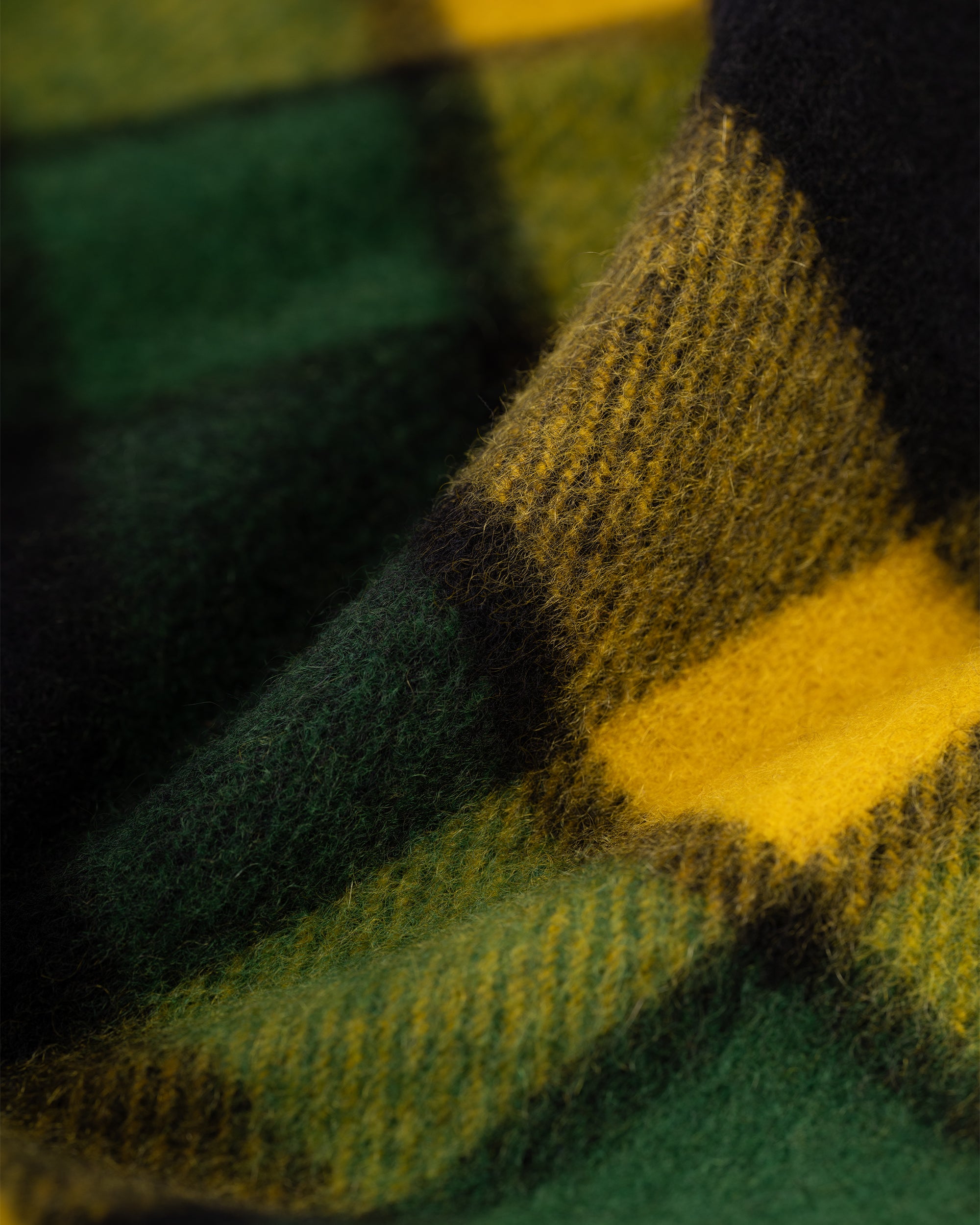 Made-in-England Plaid Cashmere Muffler