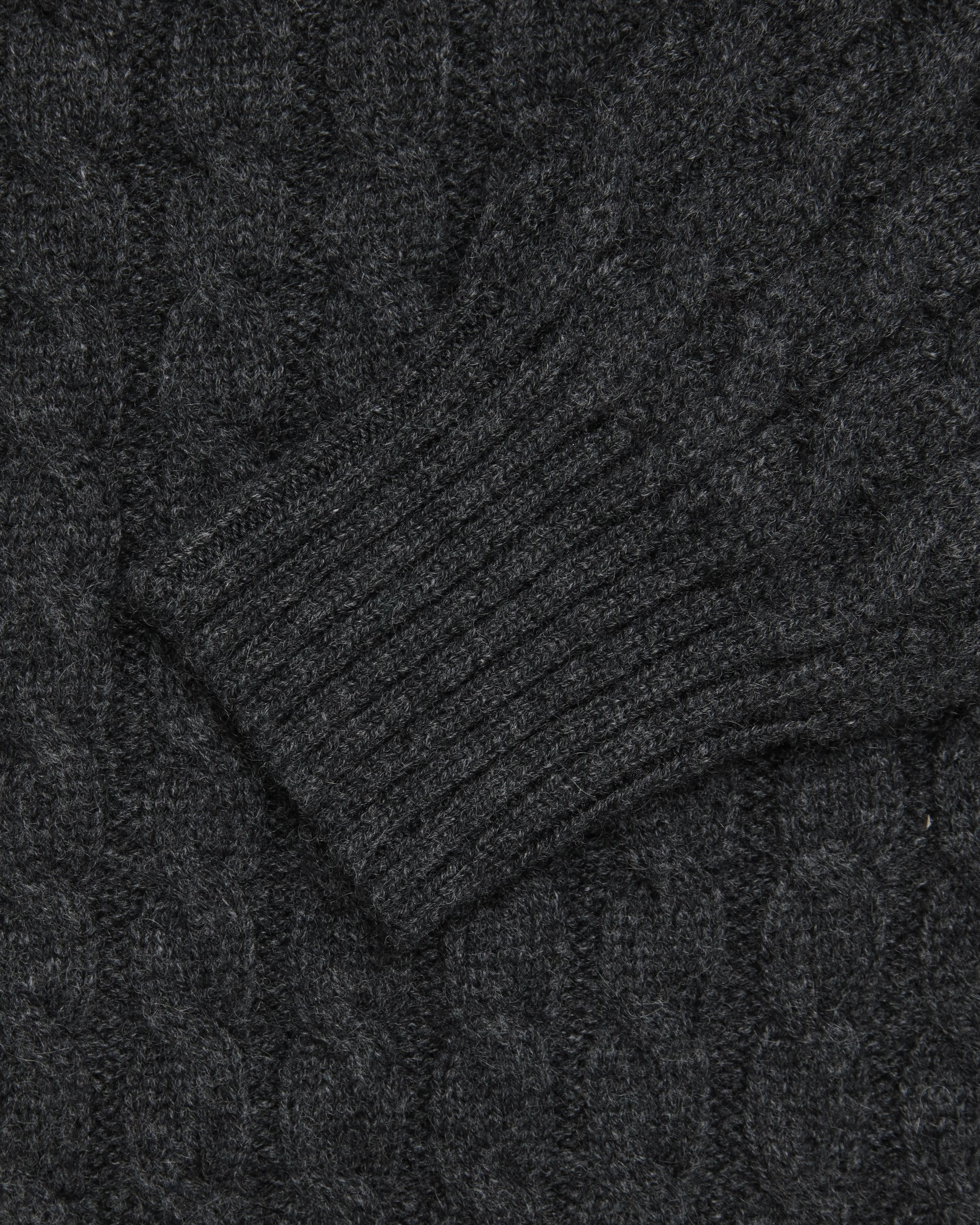 Made-in-Scotland Charcoal Cable Knit Cashmere Sweater