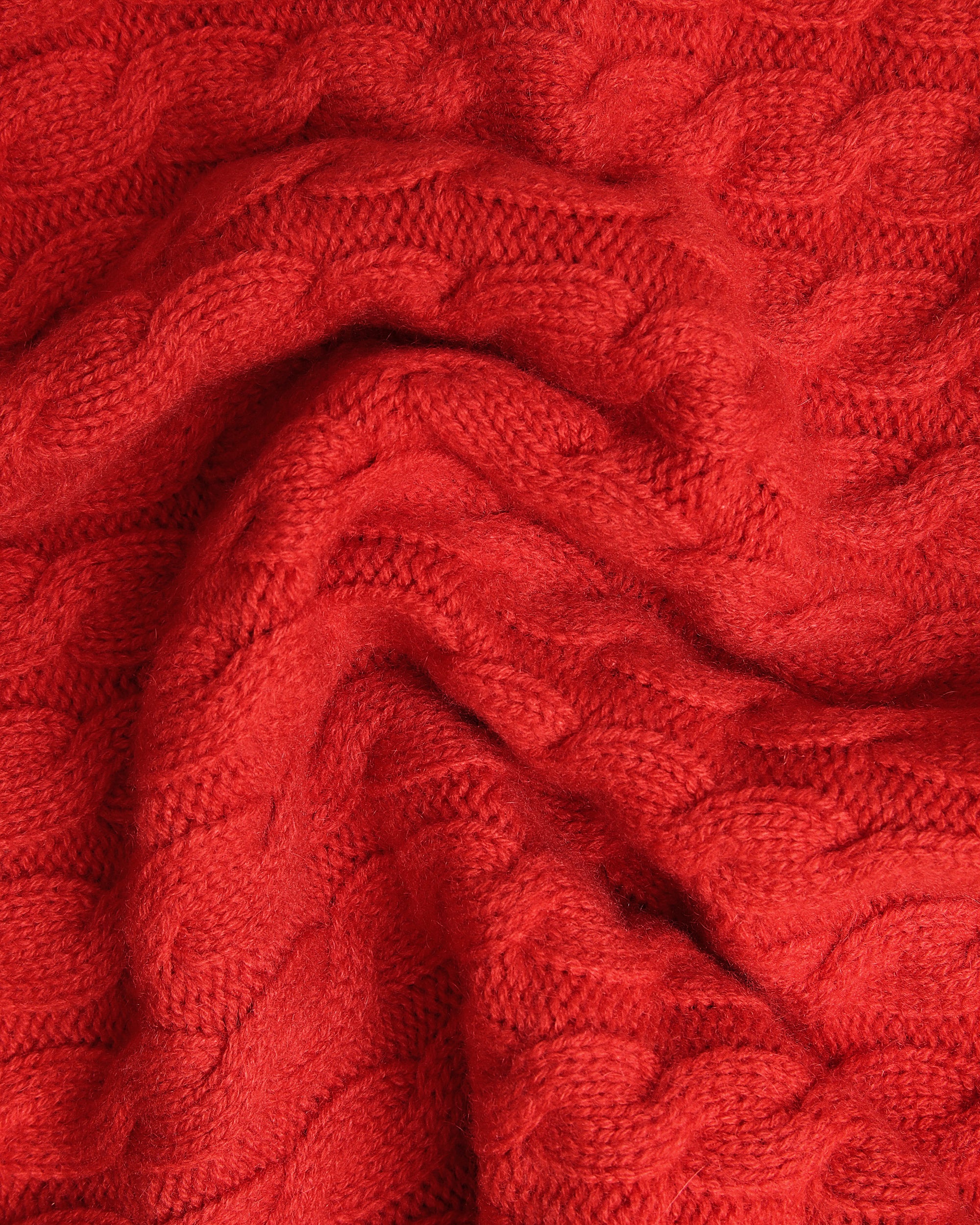 Made-in-Scotland Scarlet Cable Knit Cashmere Sweater